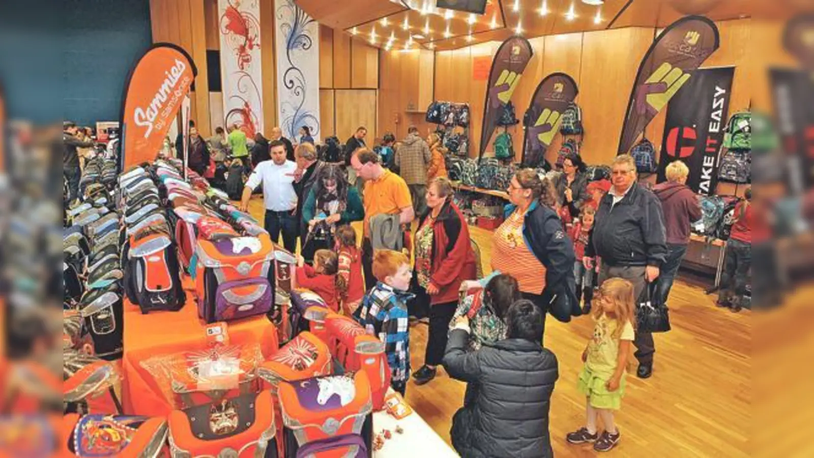 Bei der Schulranzenmesse in Erding stimmen Auswahl und Beratung.	 (Foto: Veranstalter)