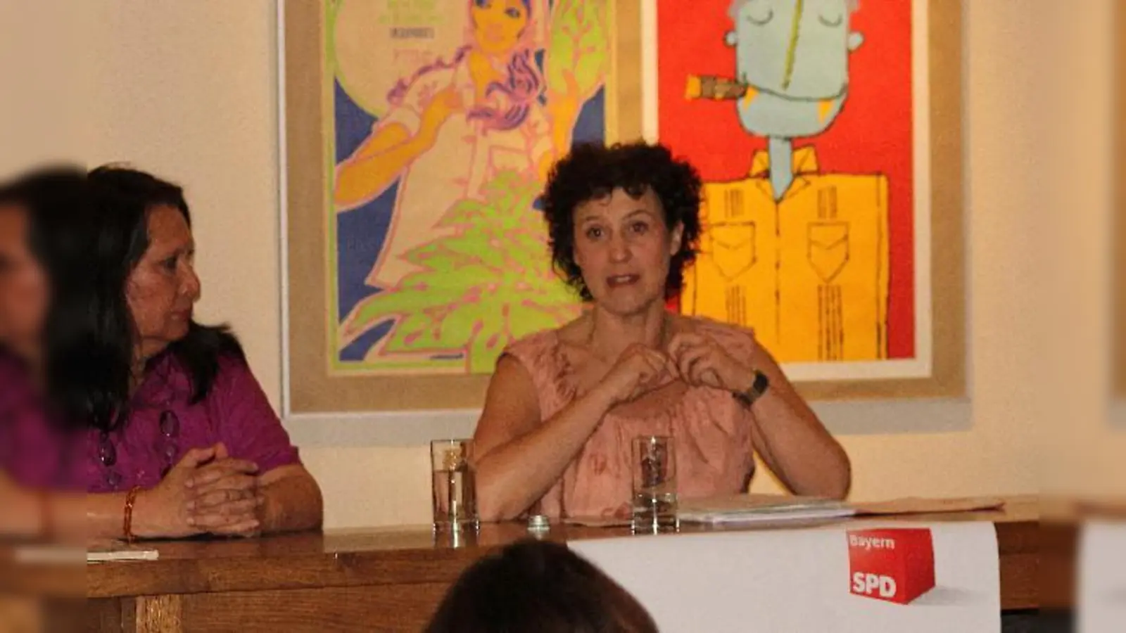 Die Münchner Sozialreferentin Brigitte Meier auf Wahlkampftour in der Pasinger Fabrik. 2014 möchte sie als OB-Kandidatin antreten. (Foto: US)