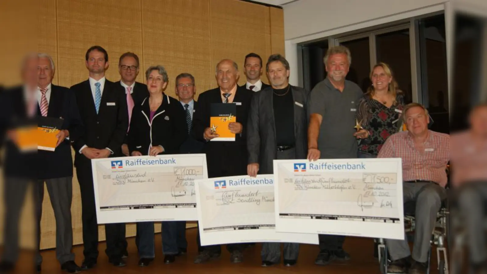 Die Genossenschaftsbanken zeichneten drei Sportvereine mit den „Sternen des Sports” aus. (Foto: Münchner Bank)