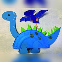 Bastelideen rund um die Dinosaurier bietet das Feierwerk in den Ferien. (Foto: Feierwerk)