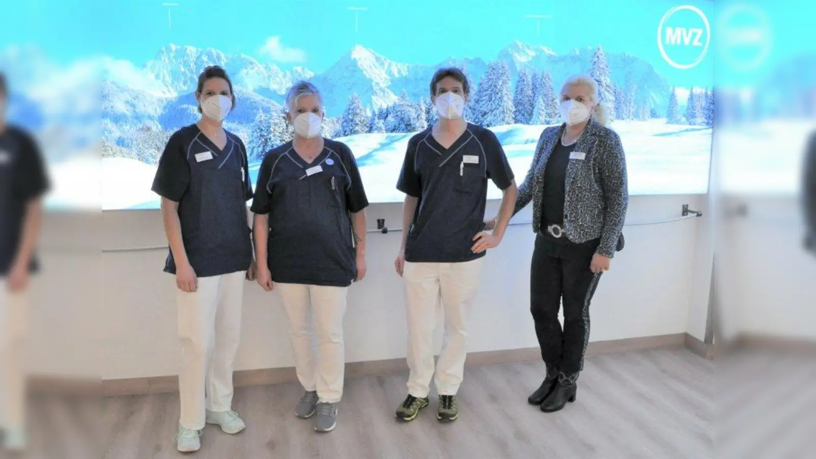 Impferfolg dank großem Einsatz und guter Zusammenarbeit (von links): Antje Weinbuch (stellv. Leitung Pflege), Margit Sandner (Leitung Pflege), Dr. Georg Gattung (Ärztliche Leitung) und Sandra Buchner (Pflegedienstleitung). (Foto: Krankenhaus GmbH)