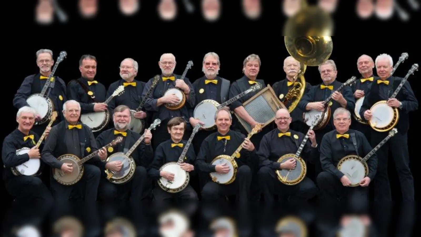15 Banjos, ein Waschbrett und ein Sousaphon: Die Spitzenband tritt am 26. März im Roßstall Theater auf. (Foto: Münchner Banjoband)