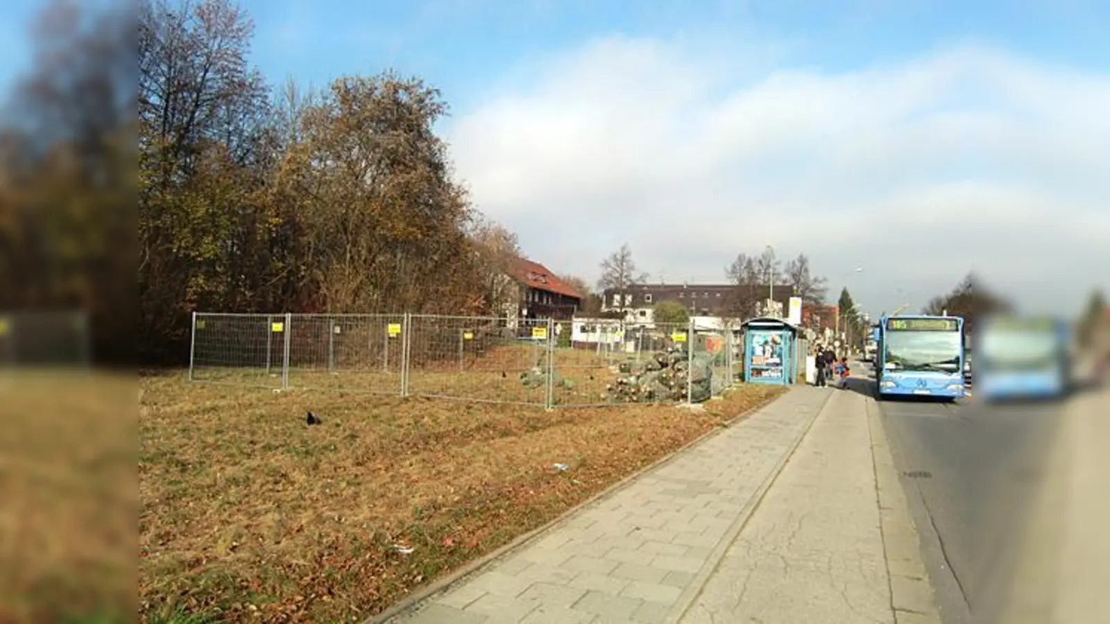 Auf dem schmalen Areal an der Ecke Friedrich-Eckart-/Denninger Straße soll für vier Millionen Euro ein Haus für Kinder gebaut werden.  (Foto: ikb)