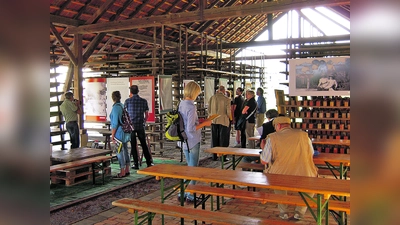 Kostenlose Führung durch den Trockstadel einer ehemaligen Ziegelei in Oberföhring: NordOstKultur lädt am 7. Juni, 5. Juli und 2. August dazu ein. (Foto: Verein)