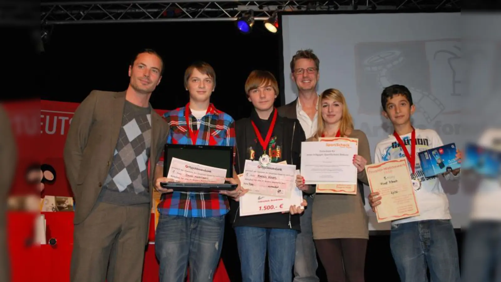 Die Gewinner des Wettbewerbs im Jahr 2010. (Foto: Artists for Kids)