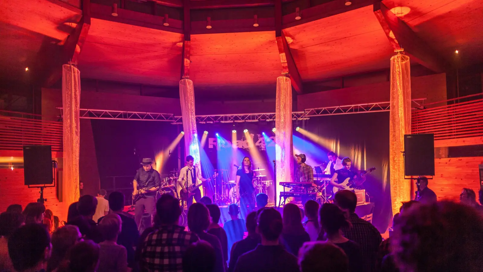 Die Band Road42 bringt am 14. November die Segenskirche zum Beben.  (Foto: Christian Boie)
