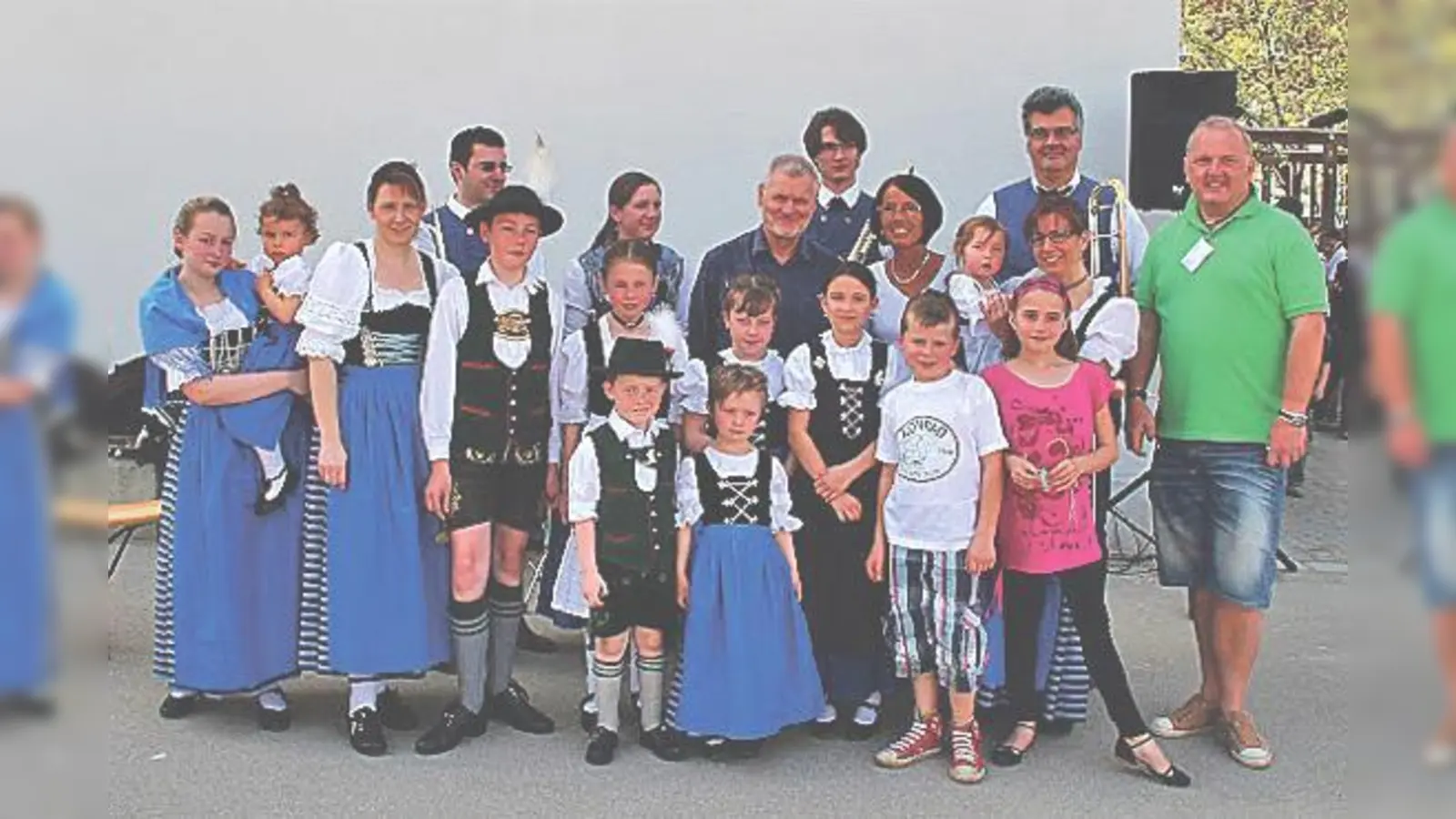 Die Jugendtrachtengruppe der Ammertaler Ottendichl sowie die Bläsergruppe St. Michael waren auch mit von der Partie.	 (Foto: Privat)