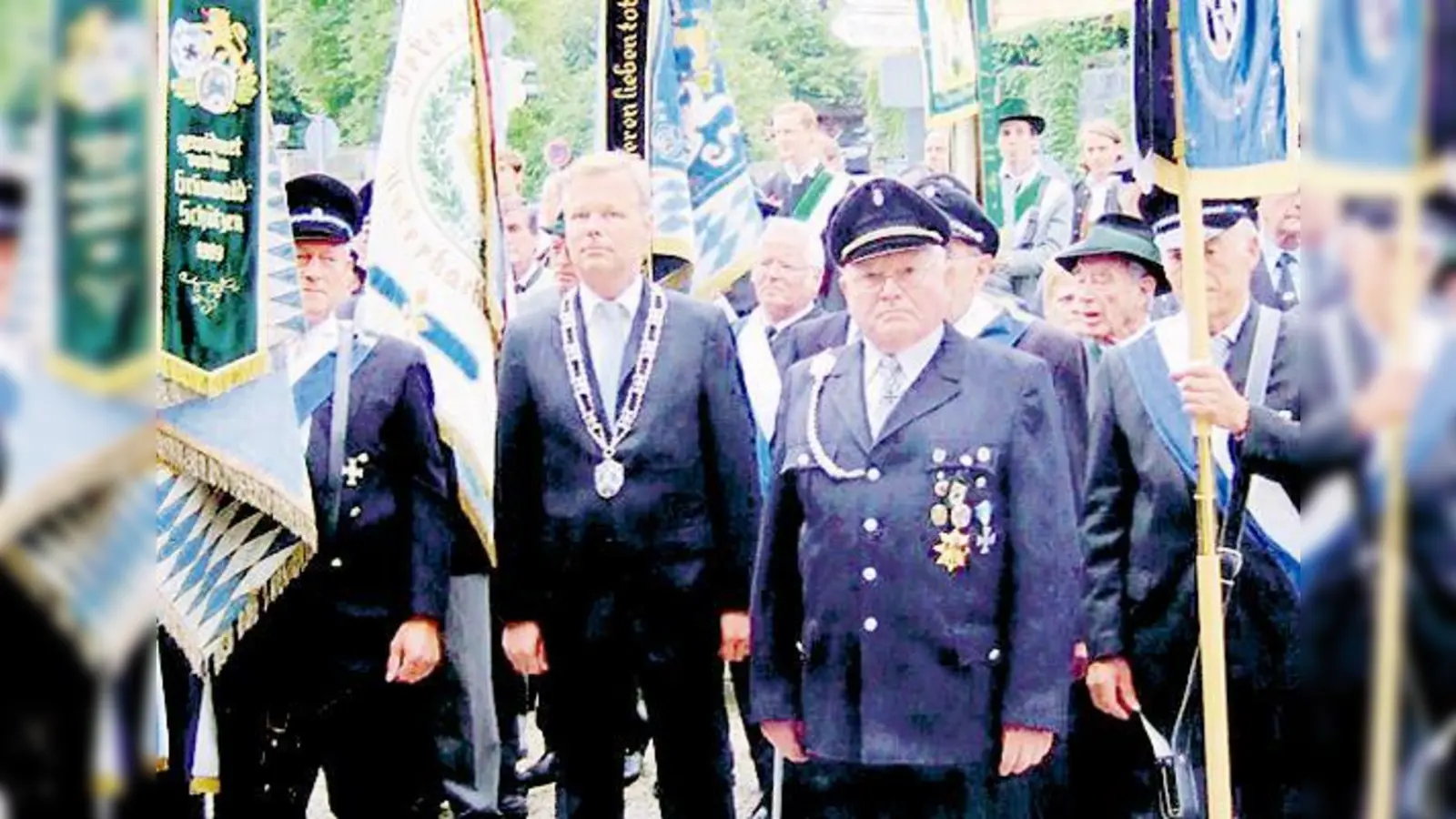 Ihr 130-jähriges Bestehen feierte die Krieger-Reservisten Soldatenkameradschaft Grünwald mit einem Gottesdienst am Kriegerdenkmal. (Foto: aba)
