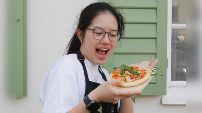 Verona Hong „rettet” Lebensmittel vor dem Weggeworfenwerden und kocht zusammen mit Freiwilligen leckere Mahlzeiten daraus.  (Foto: Mohr-Villa)