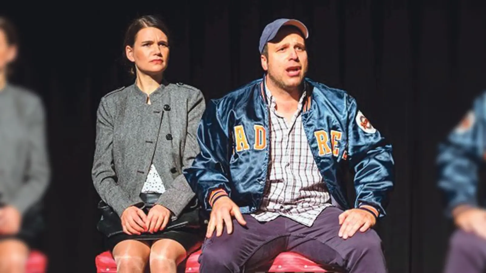 Judith C. Gorgass (Nora) und Christopher Pabst (Rudi) präsentieren die Komödie »Zwei wie wir« in Trudering.	 (Foto: VA)