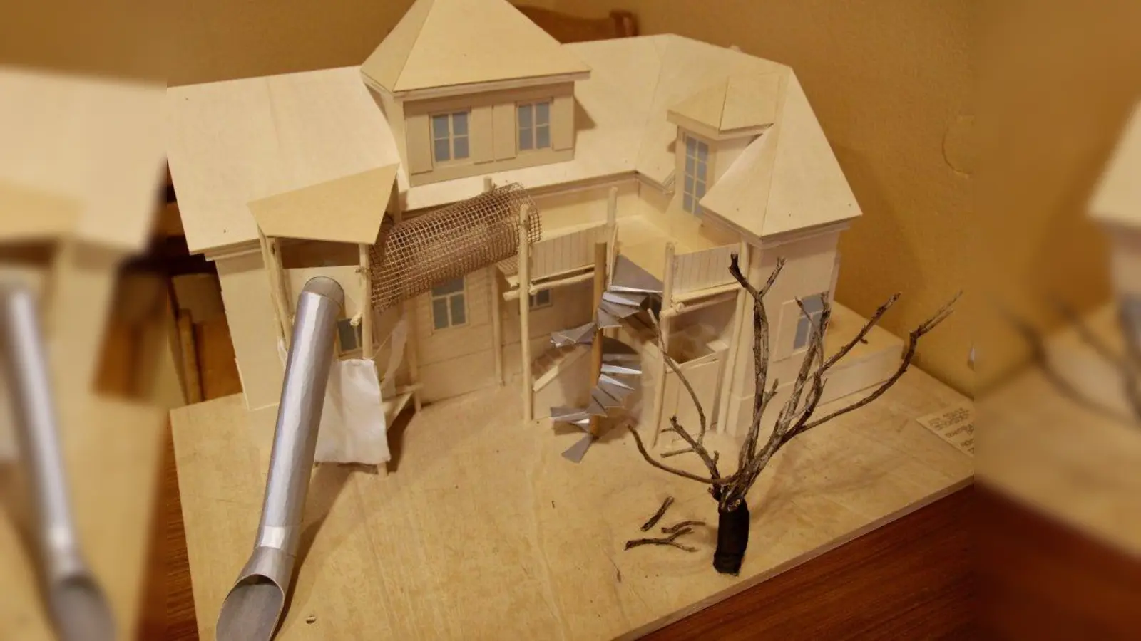 Das Modell fürs neue EKP stand ein Jahr lang im Foyer. Jetzt sind die Arbeiten endlich fertig und das Modell steht „in echt” da. (Foto: us)