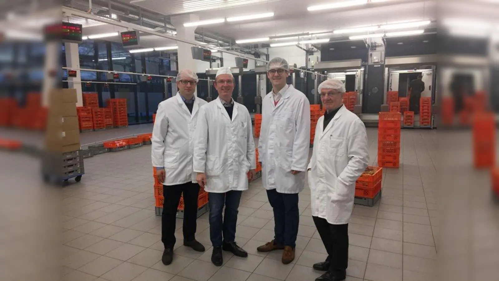 CSU-Bundestagskandidat Stephan Pilsinger (Zweiter von rechts) besuchte in aller Frühe die Bäckerei Zöttl. (Foto: pi)