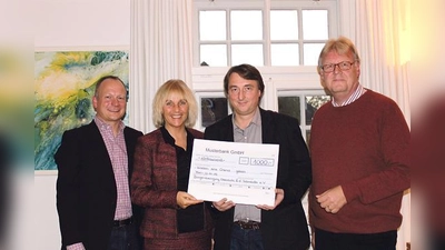 Ingo Gugisch, Bürgermeisterin Gabriele Müller, Martin Metzger und Ton van Lier (v.l.).	 (Foto: Ute Dechent)