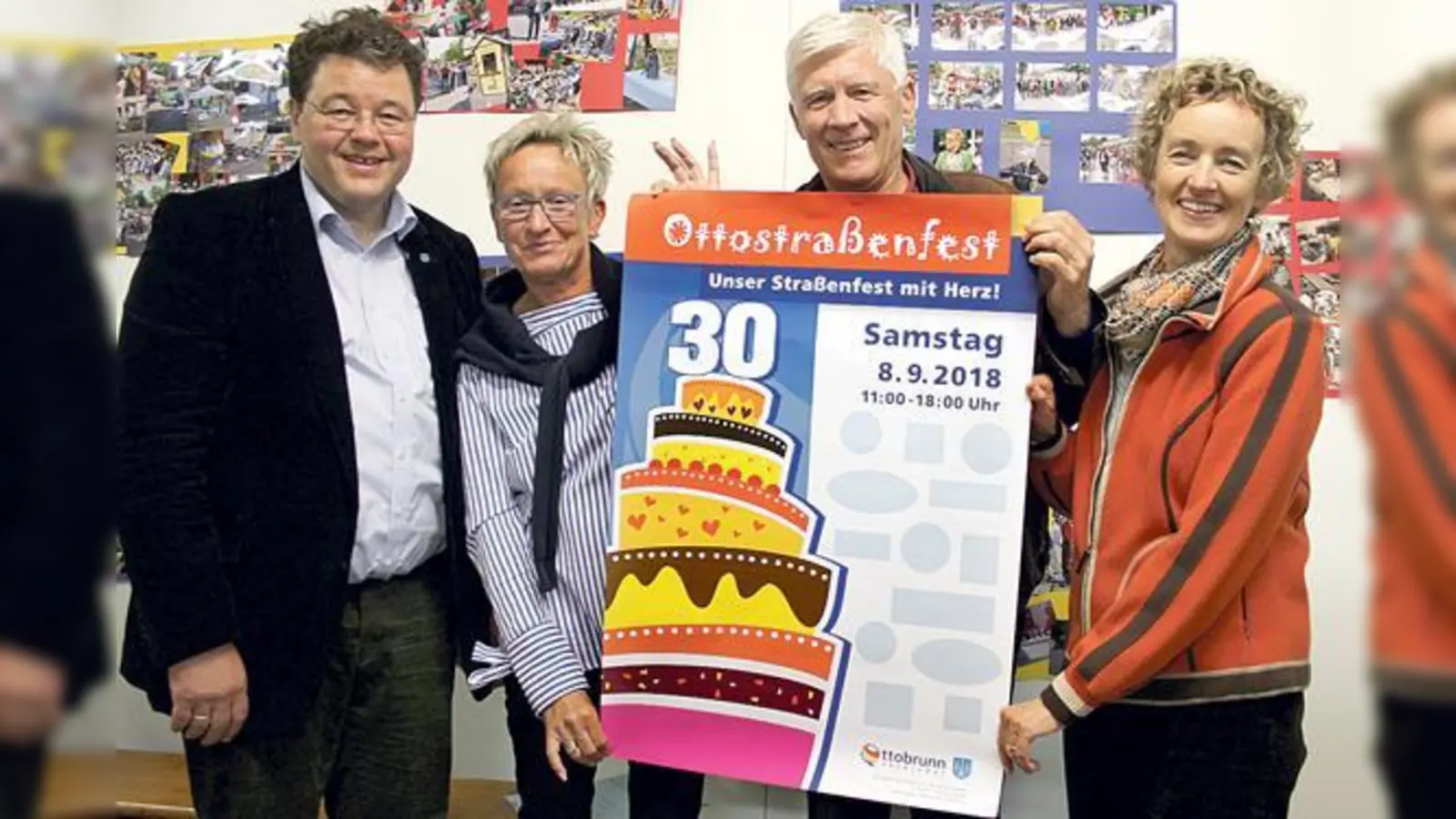 Die Vorbereitungen laufen auf Hochtouren: Bürgermeister Thomas Loderer, Susanne Vordermaier, Axel Keller und Gabriele Donath mit dem neuen Veranstaltungsplakat. 	 (F.: hw)