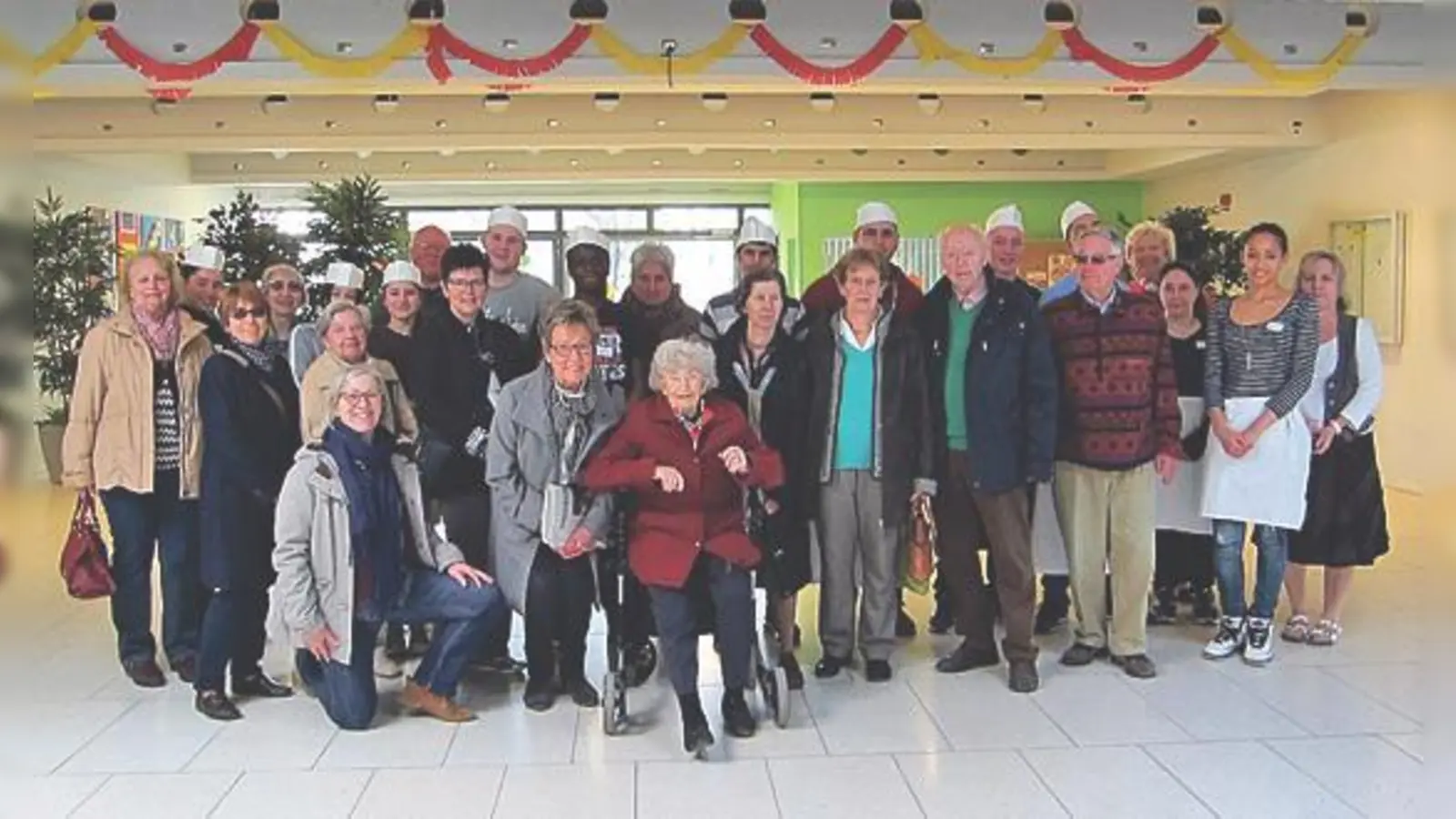 Schüler der Mittelschule am Inzeller Weg erfreuten Senioren mit einem Frühlingsessen.	 (Foto: privat)
