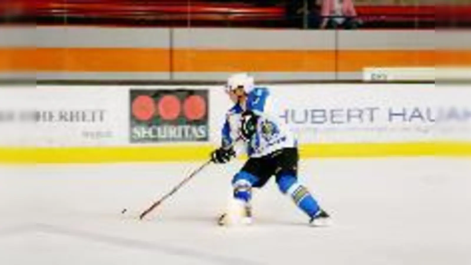 Kurz vor Saisonstart musste der EHC noch zwei Niederlagen einstecken. Die Fans blicken dennoch optimistisch in die Zukunft: Schließlich haben sie ein gut aufgestelltes Team spielen sehen.  (Foto: mh)