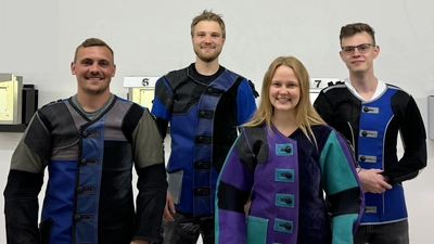 Gut in Schuss ist die 1. Mannschaft Luftgewehr der Altschützengesellschaft Feldkirchen. Von links nach rechts: Lukas Andraschko, Patrick Rappke, Sarah Janson und Maximilian Zoller. (Foto: Altschützengesellschaft Feldkirchen)