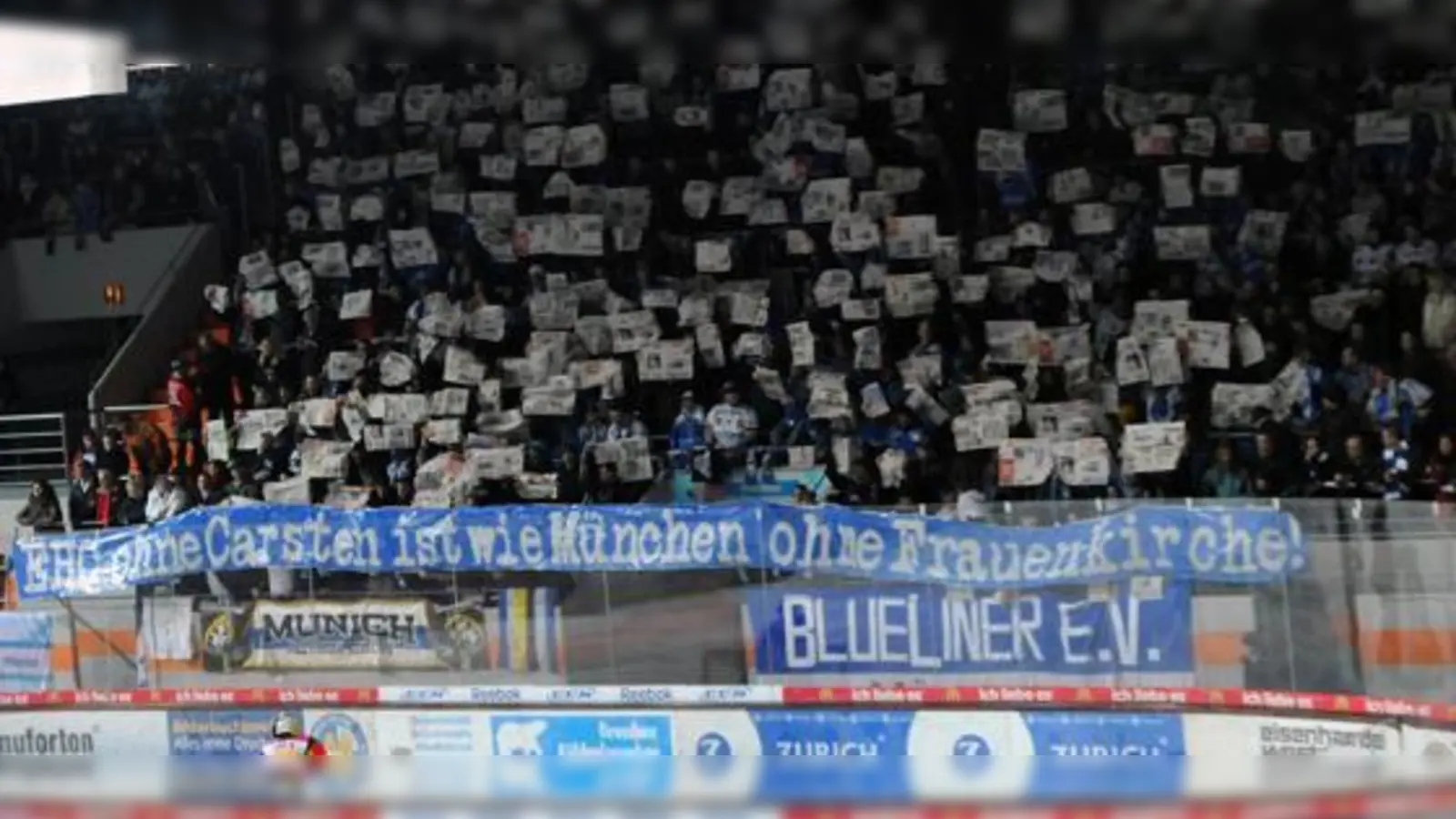 »EHC ohne Carsten ist wie München ohne Frauenkirche«  die Haltung der Fans ist eindeutig: Sie hätten den Pressesprecher des Vereins gerne behalten.	 (Foto: Heike Feiner)