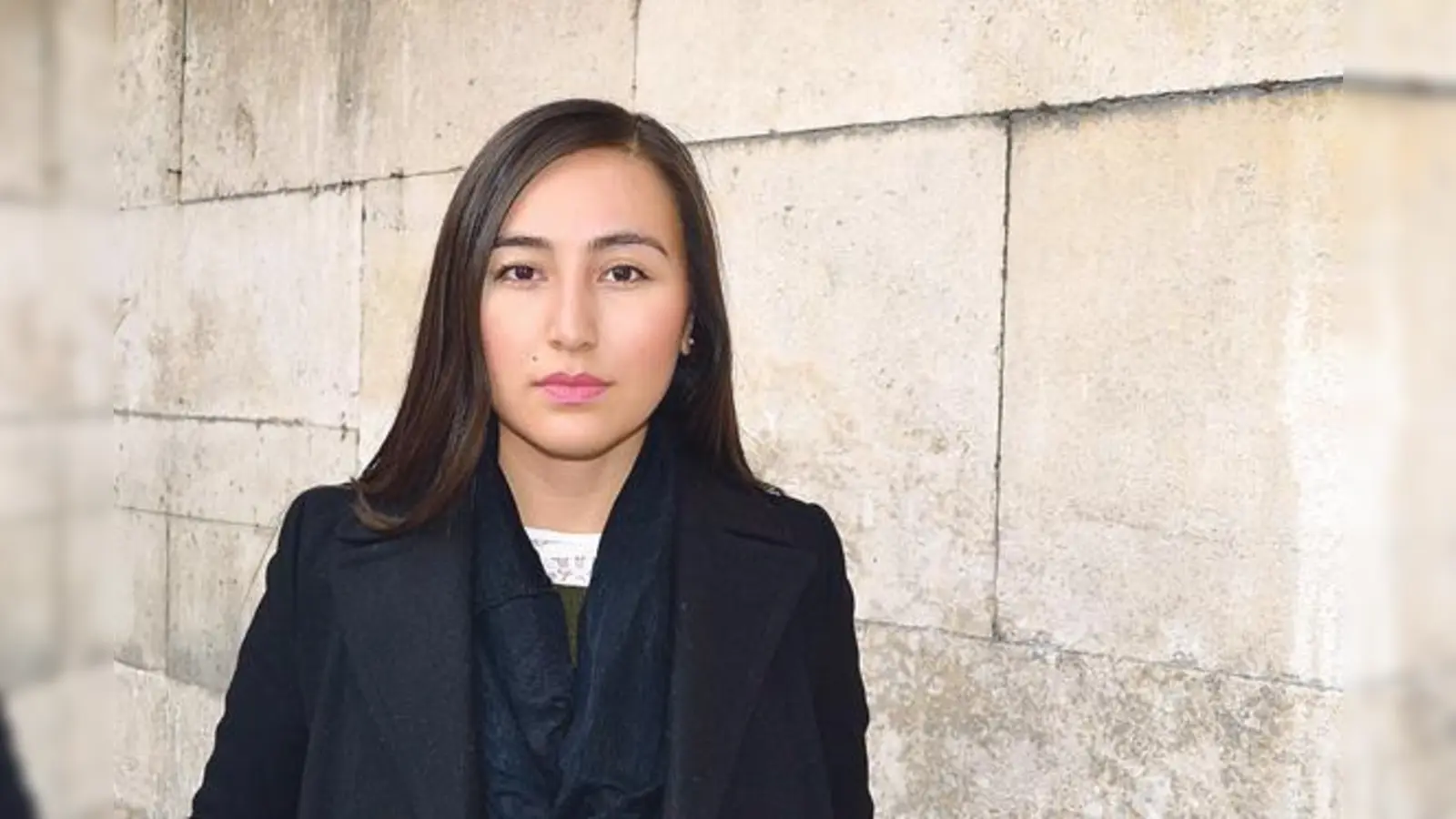 Die Uigurin Suli Kurban wird im Giesinger Bahnhof die  Geschichte ihrer Flucht vorlesen.	 (Foto: VA)