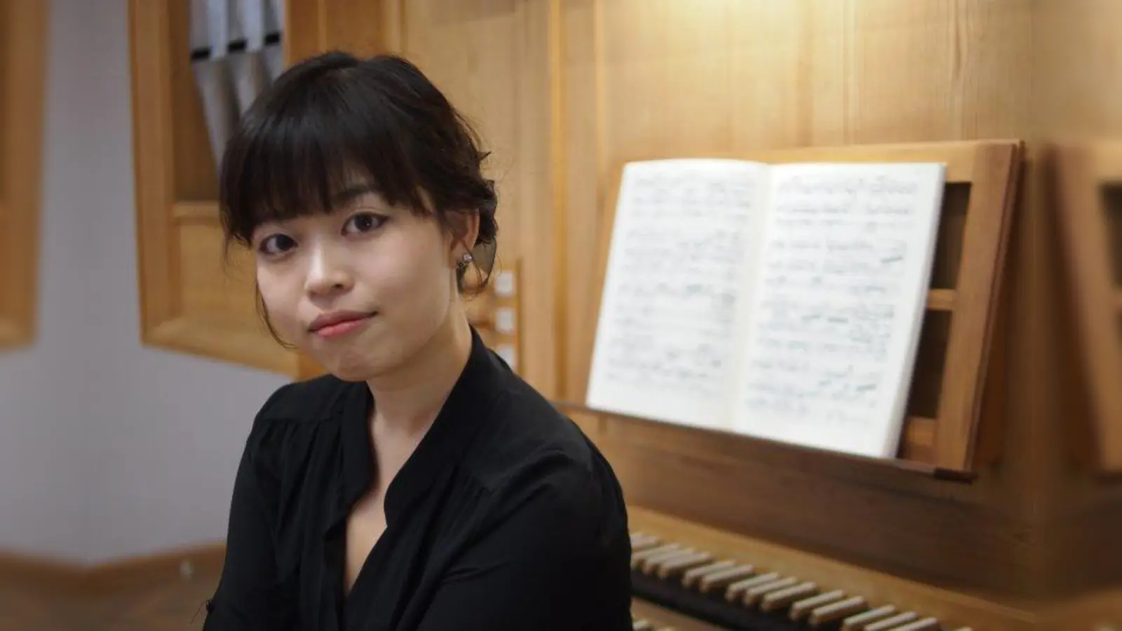 Sul Bi Yi wurde 1988 in Pyung-taek (Südkorea)geboren und erhielt ihren ersten Klavierunterricht mit drei Jahren. Seit 2004 spielt sie Orgel. 2006 begann sie an der Hochschule für Musik und Theater München zunächst das Studium der katholischen Kirchenmusik, zwei Jahre darauf studierte sie das Konzertfach Orgel. (Foto: Ver)