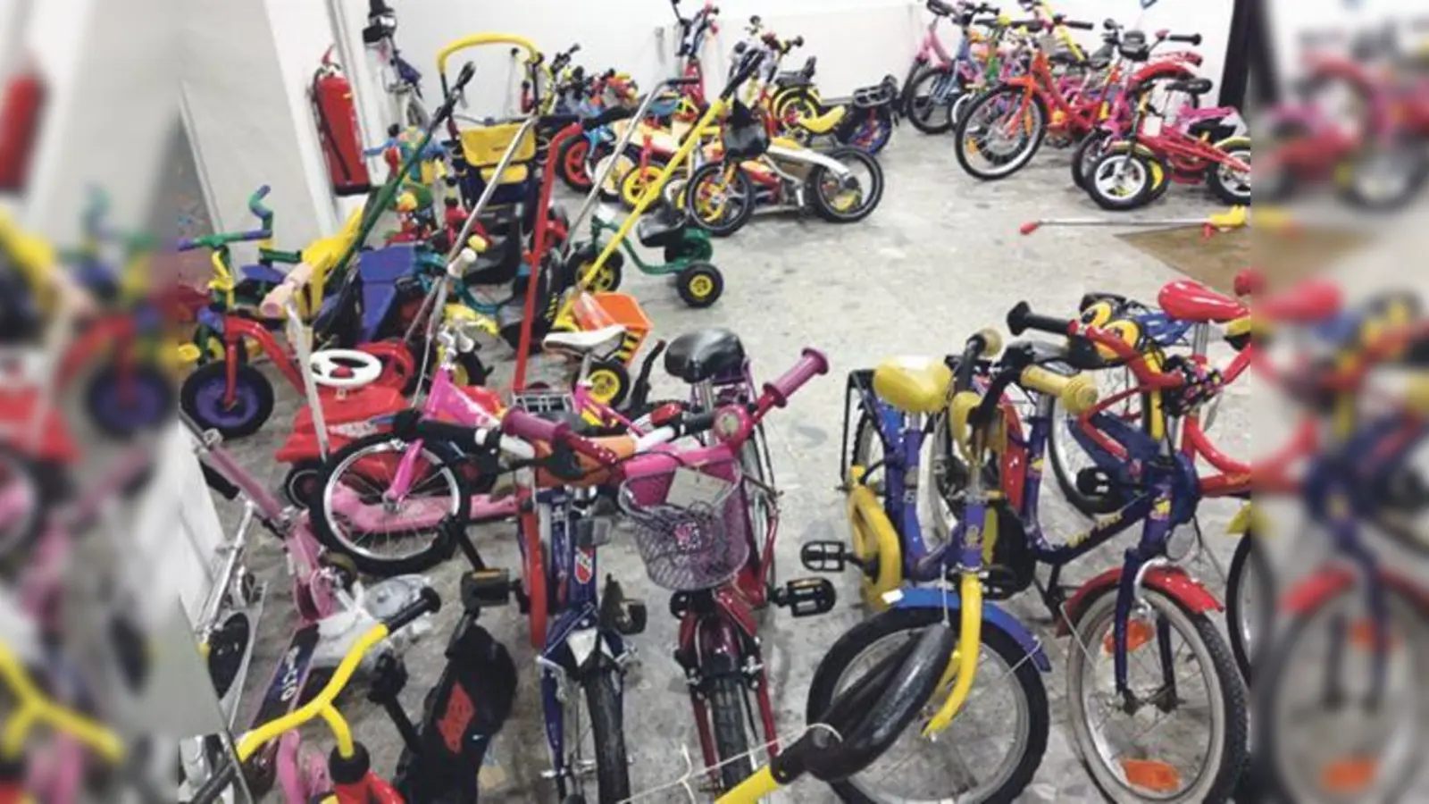 Auch ein großer Fuhrpark an gebrauchten fahrbaren Untersätzen findet man beim Basar der NBH.	 (Foto: Privat)