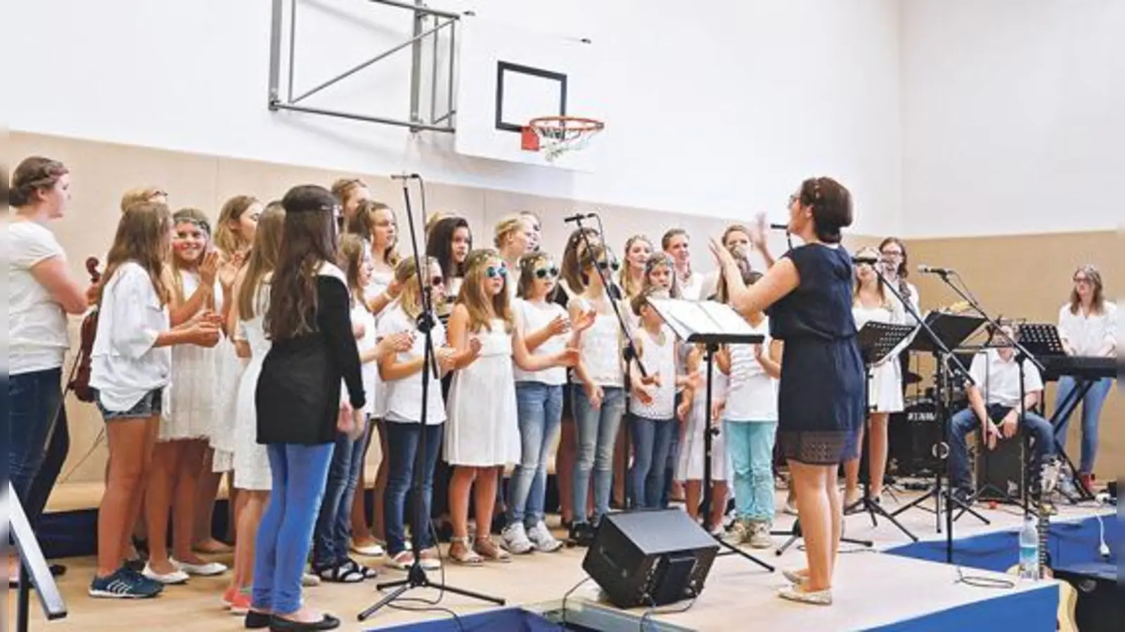 Die Schulturnhalle in Schröding ist nagelneu und taugt für Konzerte, schon wegen ihrer guten Akustik. Entsprechend wurde sie auch bereits so genutzt.	 (Foto: kw)