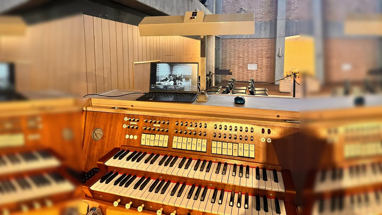 Auf der Orgel wird Kirchenmusiker Carl Seebode zu dem Film improvisieren.  (Foto: St. Agnes)
