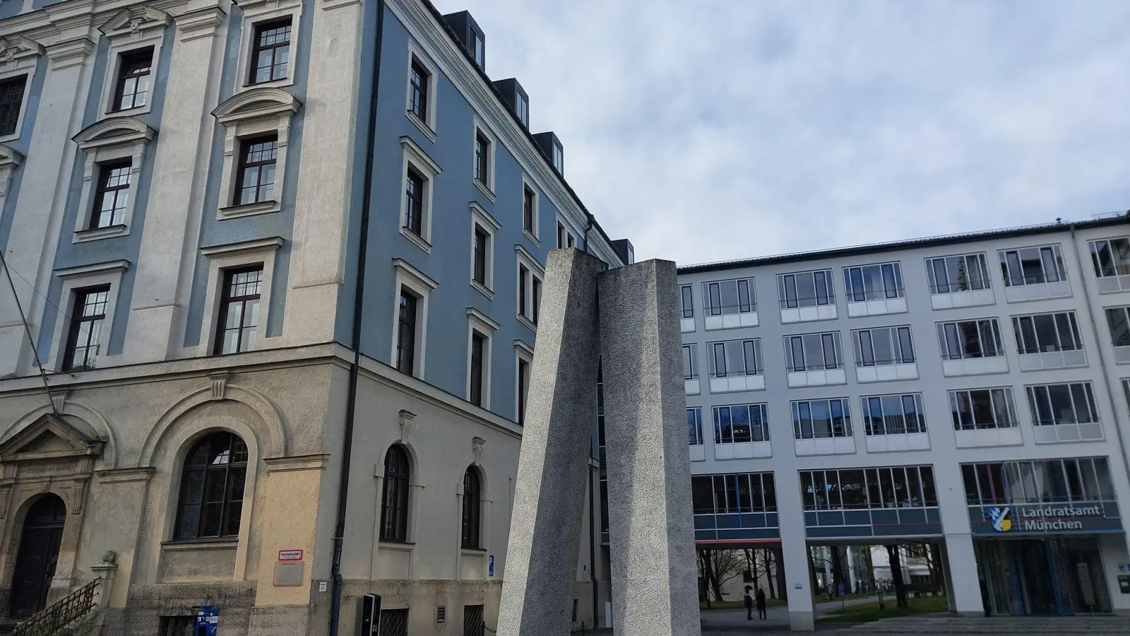 Das Landratsamt München am Mariahilfplatz bleibt am 2. und 5. Januar geschlossen. (Foto: bas)