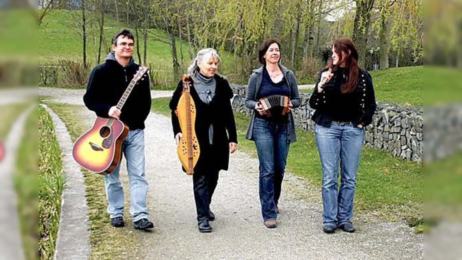 Die vierköpfige Band »Dulcimore« feiert dieses Jahr ihr 15jähriges Bestehen.	 (Foto: VA)