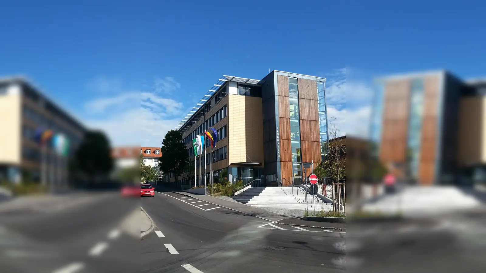 Auch die Mitarbeiter des Landratsamtes dürfen sich auf die Feiertage freuen.  (Foto: Von J. Patrick Fischer, CC BY-SA 4.0, )