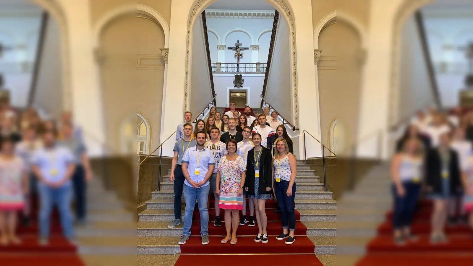 Diana Stachowitz mit den Auszubildenden der Städtischen Berufsschule für das Hotel-, Gaststätten- und Braugewerbe. (Foto: privat)