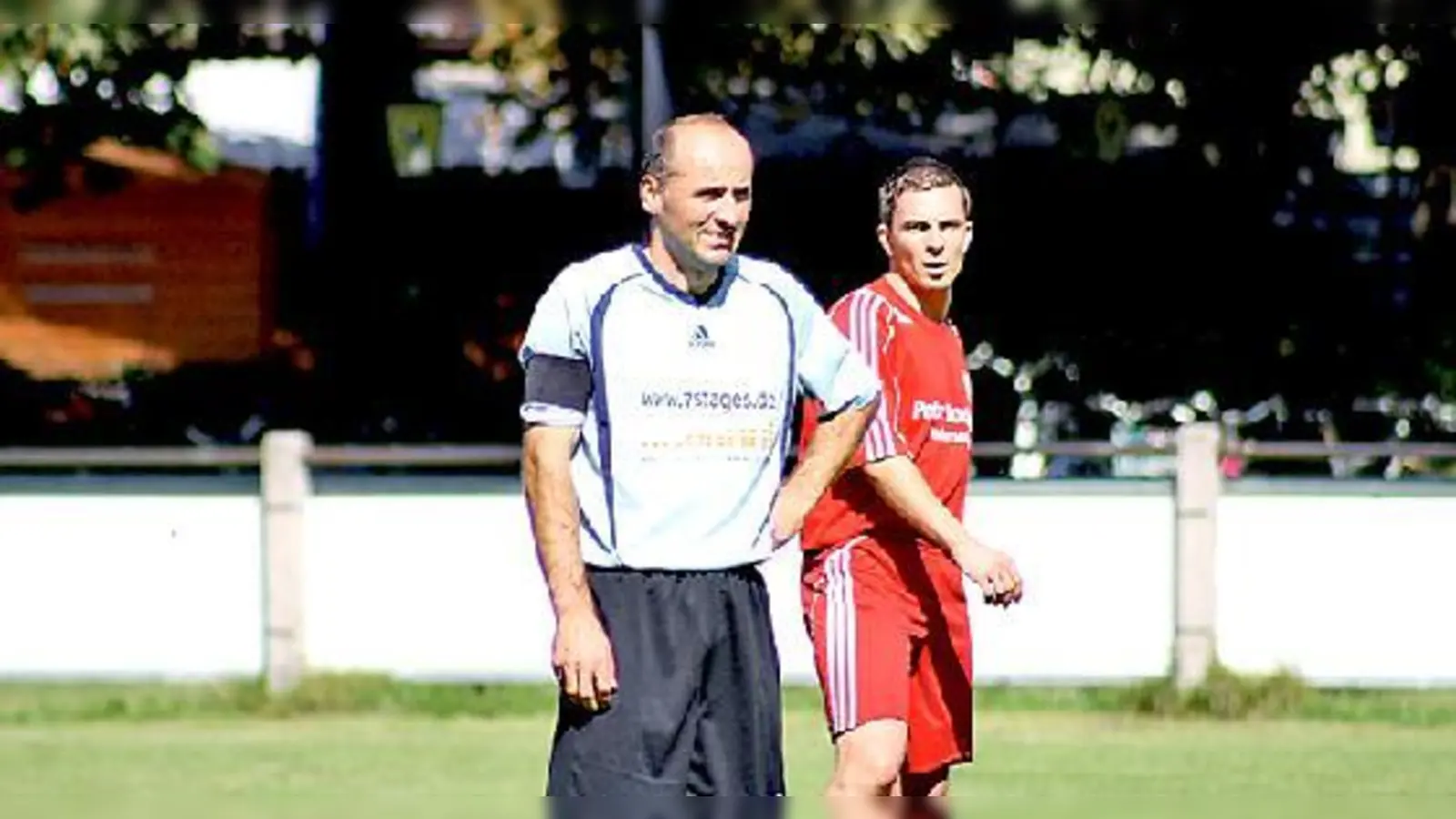 Jozo Kikic (vorne) verzog bereits in der ersten Minute bei dem Spiel gegen den SC Inhauser Moos nur knapp. 	 (Foto: Verein)