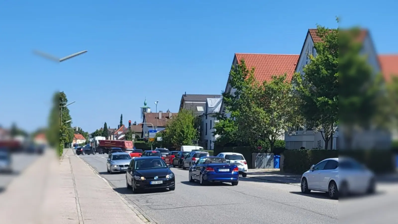 In der Ferienzeit ist in der Senftenauerstraße längst nicht so viel Verkehr wie sonst. (Foto: Taslaman)