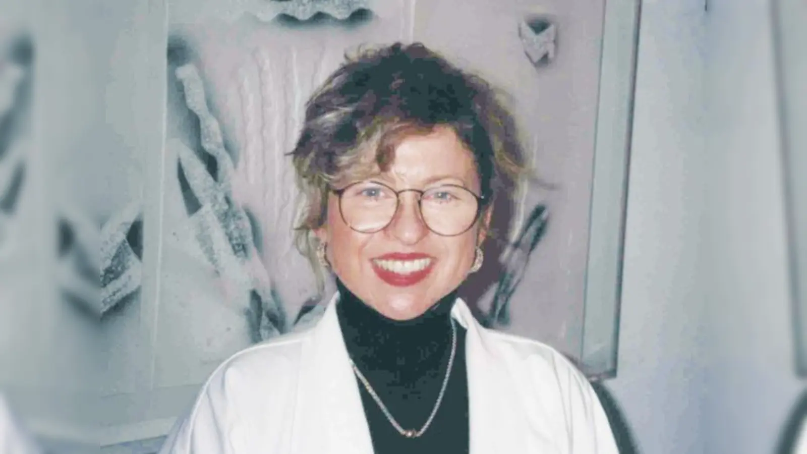 Dr. MU Debrecen <br>Zsuzsanna Linde-Krakowsky