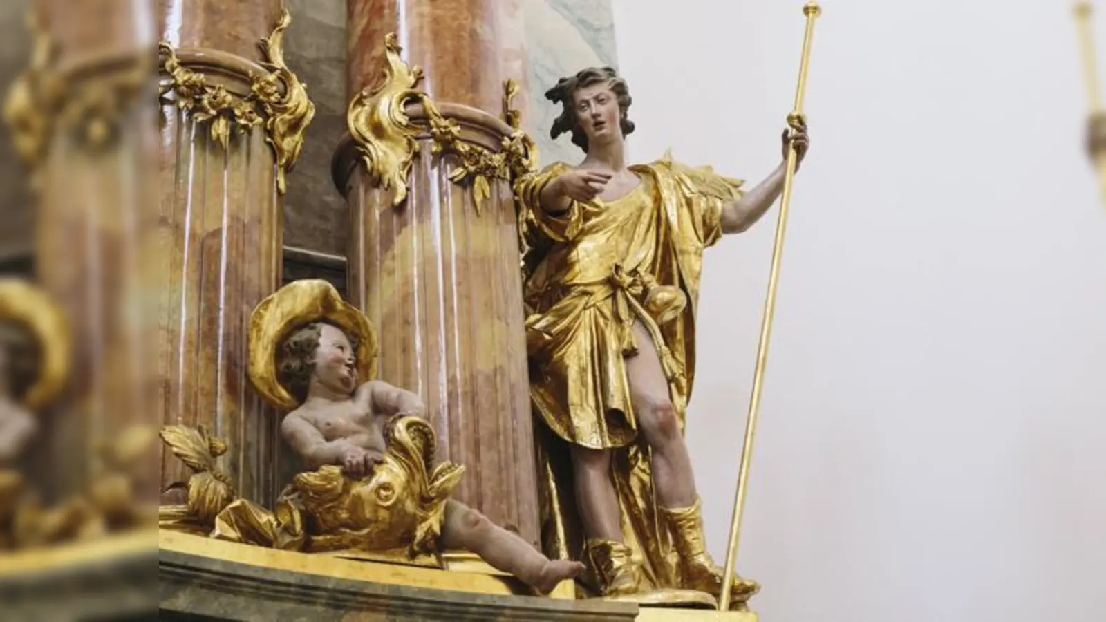 Exponate: Erzengel Raphael, Pfarrkirche St. Michael Berg am Laim. 	 (Foto: VA)