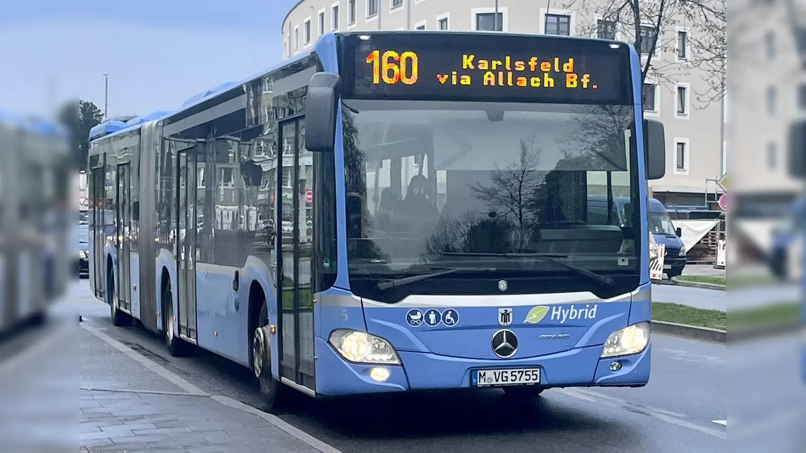 Die Buslinie 160 wäre eine Möglichkeit das neue Alten- und Pflegeheim unkompliziert an den ÖPNV anzubinden. (Foto: bb)