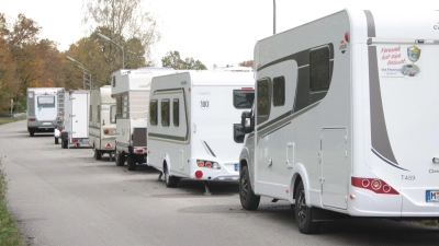 Immer wieder Thema bei Bürgerversammlungen: Lange parkende Wohnmobile und Anhänger. (Foto: job)