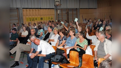 Bei der Abstimmung hatten sich die Reihen deutlich gelichtet. (Foto: Eva Schraft)
