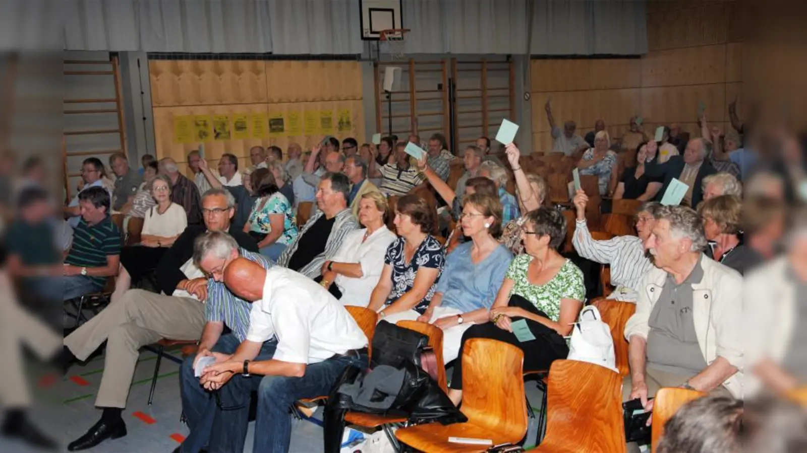 Bei der Abstimmung hatten sich die Reihen deutlich gelichtet. (Foto: Eva Schraft)
