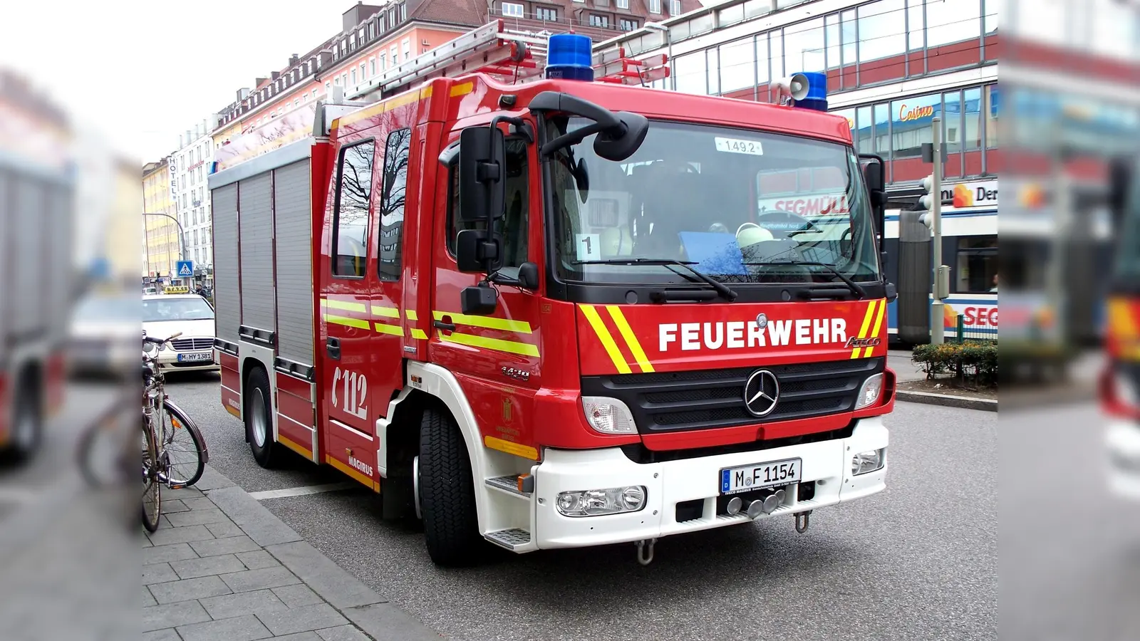 Dauereinsatz für die Münchner Feuerwehr: Orkan Sabine sorgte dafür, dass mehrere Bäume umstürzten, Äste abknickten, Bauzäune umkippten und Planen sich lockerten. (Foto: High Contrast, CC BY 3.0 de)