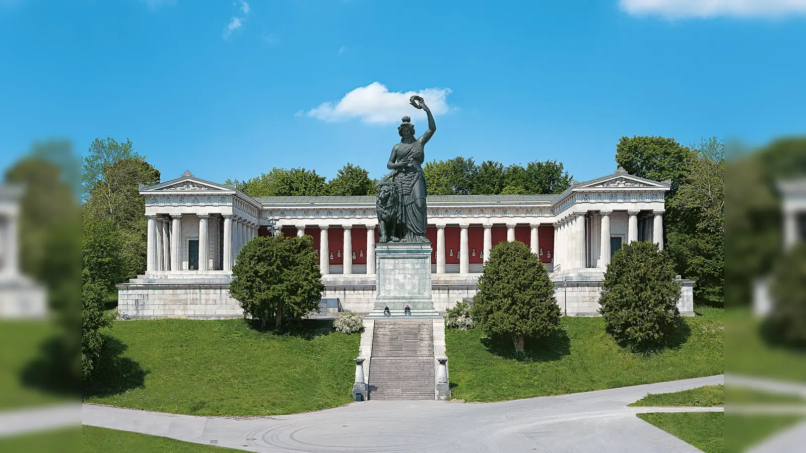 Die Treppe rauf und rein in das Wahrzeichen des weltgrößten Volksfestes, die Bavaria. Bei der Kinderführung lässt sich viel Neues entdecken.  (Foto: mha)