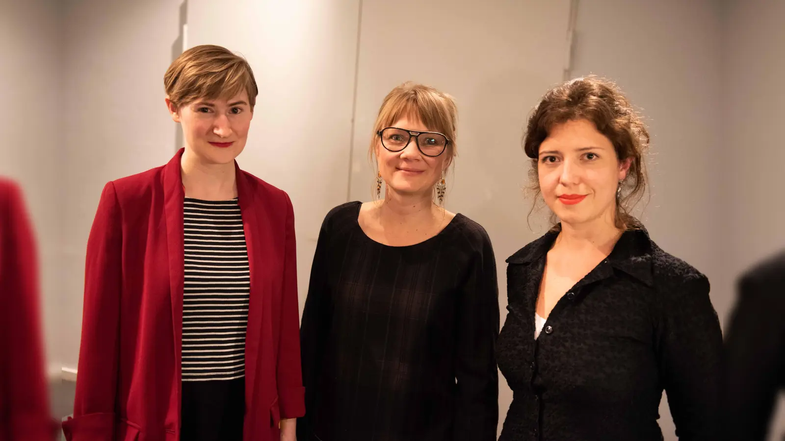 Die drei Veranstalterinnen von LIX (v. l.), Rebecca Faber, Raphaela Bardutzky und Christina Madenach, freuen sich wieder auf drei Gäste. (Foto: Franziskus Büscher)