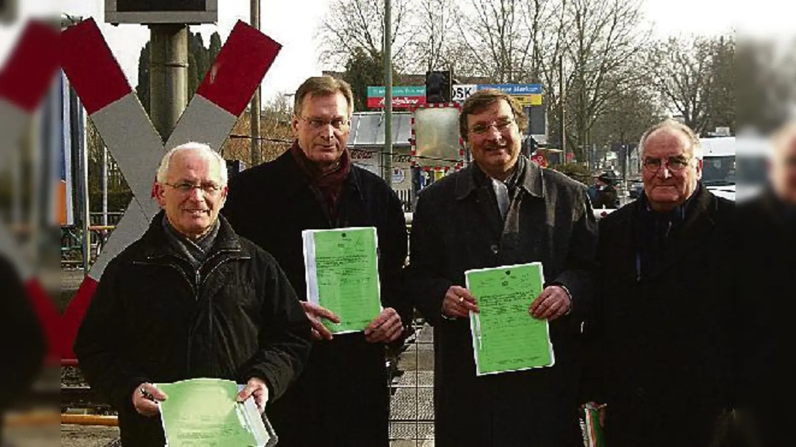 Hans Lacker, Johannes Singhammer, Joachim Unterländer und Dieter Tesch haben die Unterschriftenaktion gestartet.	  (Bild: VA)