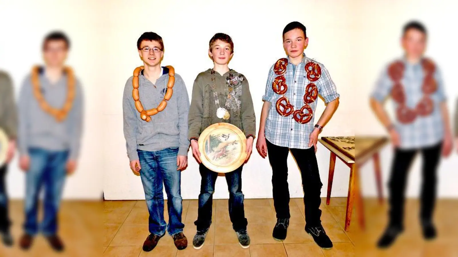 Mit einem 32,8 -Teiler wurde Florian Höher Jugendkönig. Den zweiten Platz errang Konstantin Pumm mit einem 47,3 -Teiler vor Jakob Höher, der mit einem 69,4 -Teiler Breznkönig wurde. 	 (Foto: Schützen)