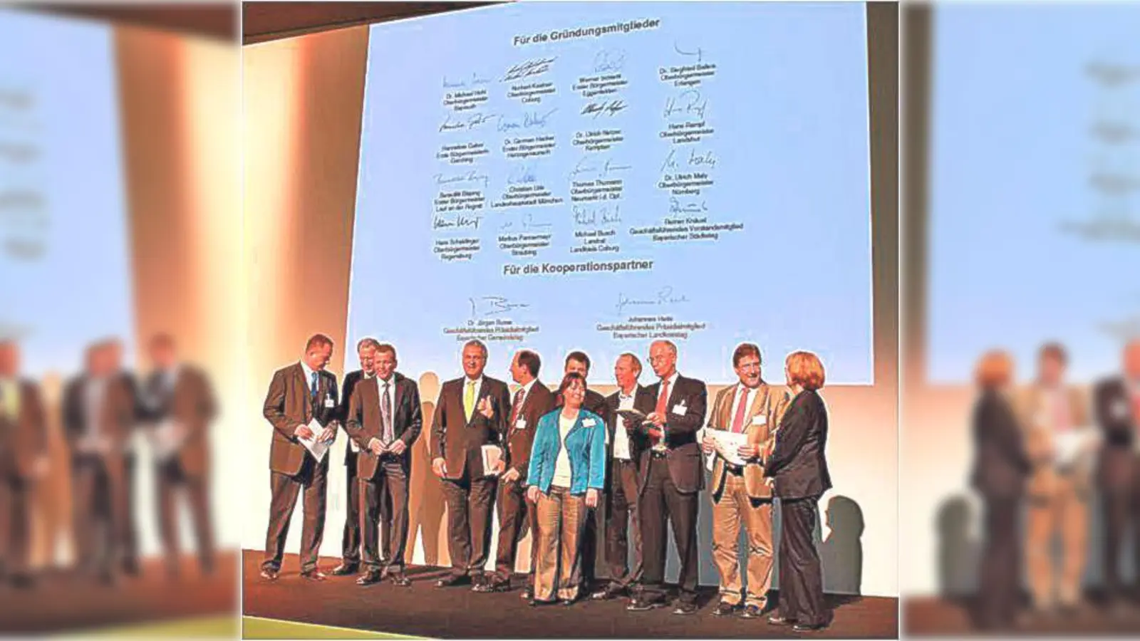 Der Initiative gehören 15 bayerische Städte und Landkreise an. Bei der Präsentation waren zehn Kommunen vertreten. 	 (Foto: VA)