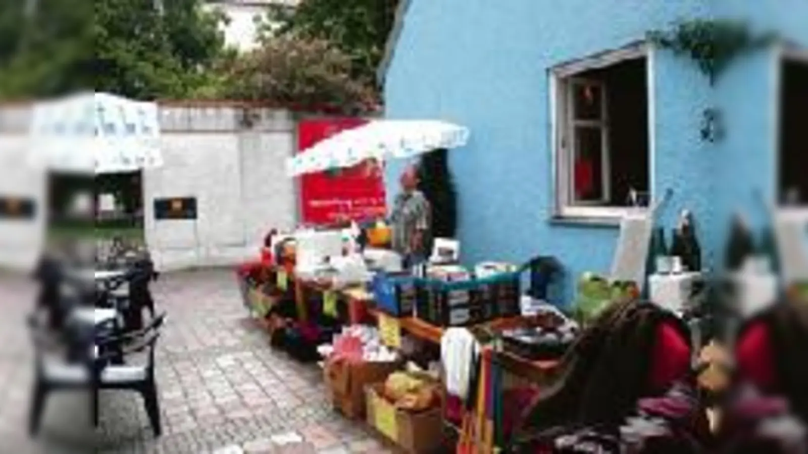 Suchen und Finden beim Flohmarkt des ASZ Haidhausen.	 (Foto: VA)
