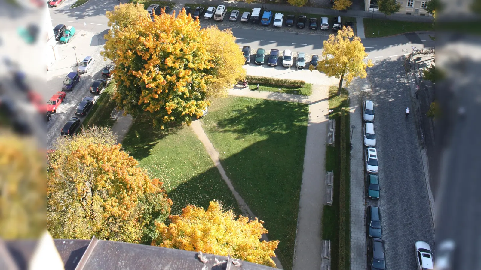 Für den Gotzinger Platz sind neben Boulebahn auch eine umfassendere Umgestaltung und Aufwertung und eine Erweiterung der Begrünung geplant. (Foto: job)