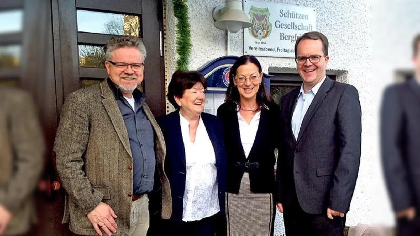 Promineter Besuch auf der Weihnachtsfeier (v. l.): Kurt Damaschke, Barbara Meier, Claudia Tausend und Markus Rinderspacher.	 (Foto: privat)