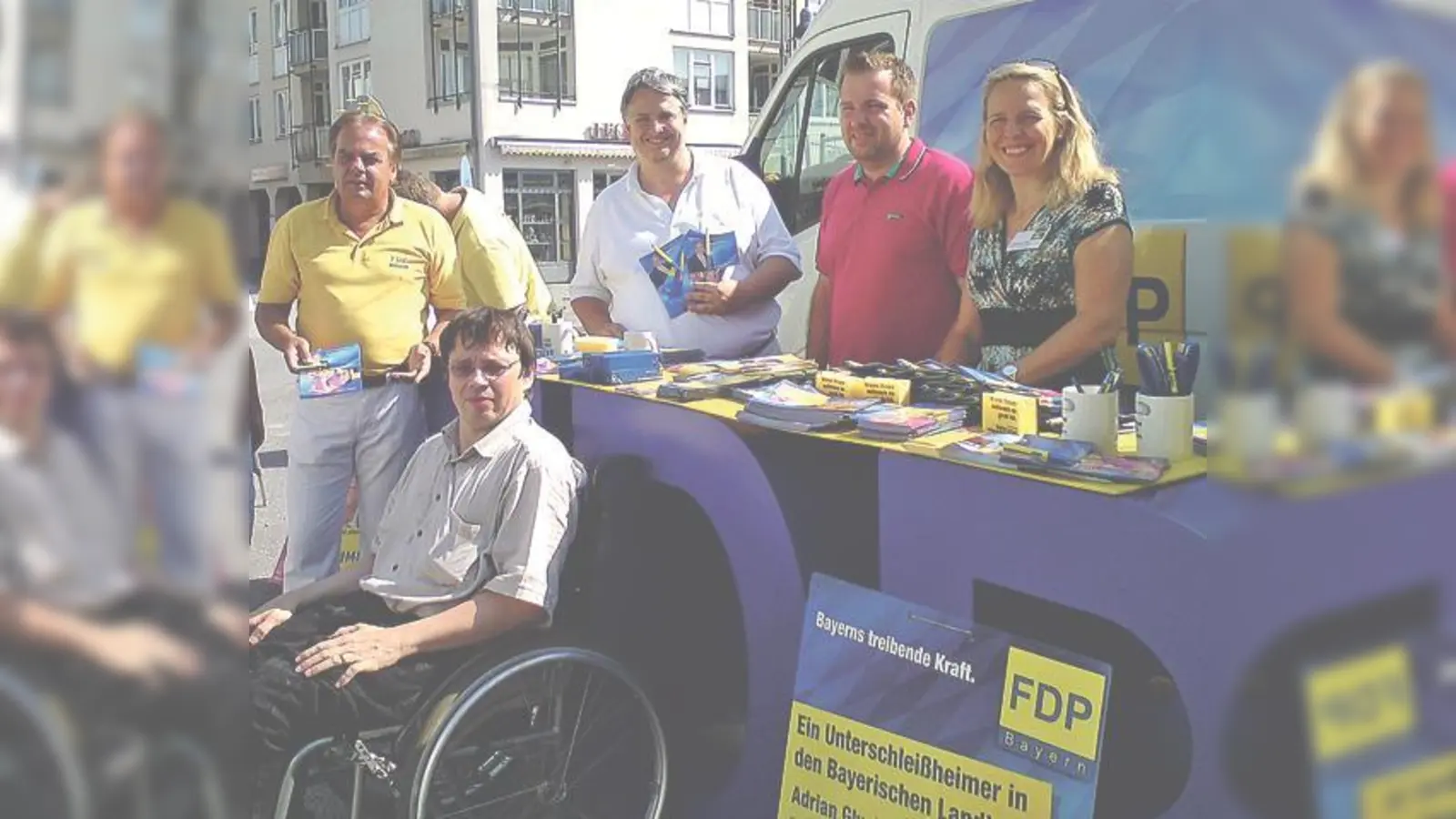 Landtagskandidat Rochus Kammer, Landtagskandidat Fritz Haugg, Landtagskandidat Adrian Gluchow, Landtagsabgeordnete Julika Sandt (v. l.) und vorne Bezirkstagskandidat Wolfgang Mathis.	 (Foto: VA)