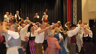 D&#39;Ampertaler genossen die verschiedensten Tanzweisen. (Foto: D'Ampertaler)